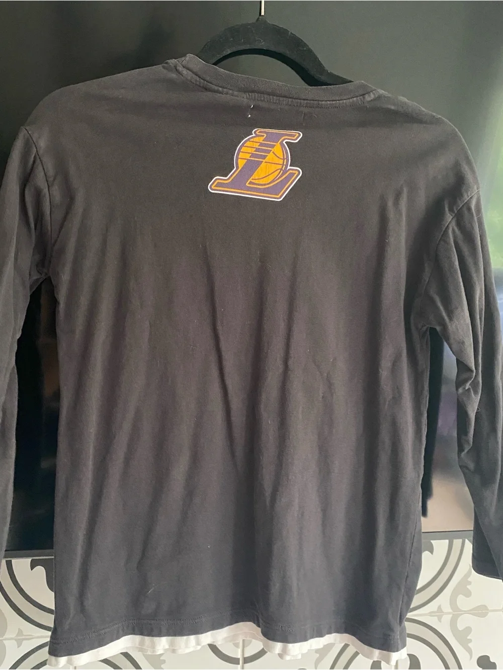 Zara Black Long-Sleeve Los Angeles Lakers Logo Tee